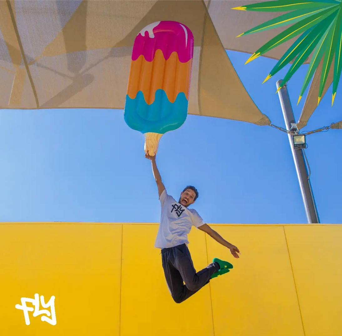 Why should I wear anti-skid socks when going to the trampoline theme park？