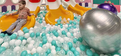 Ocean ball area