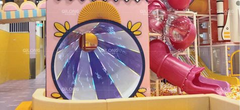 Ocean ball area